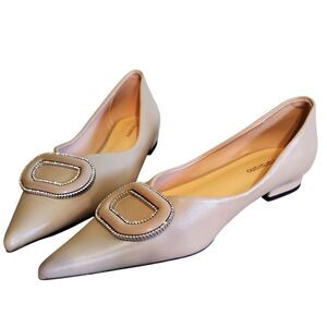 New C. Paravano Beige Low Heel Pumps Women's Size 8.5